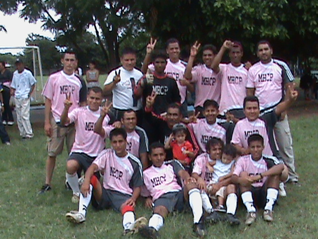 Equipo de Futbol del MHCP campeones de la "Liga de la Energía", de ENEL
