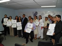 Emotiva Graduación de maestrantes dedicada al Dr. José María Saravia