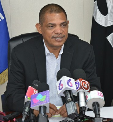 Ministro Iván Acosta M.