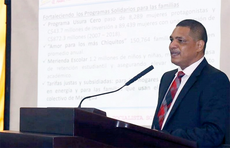 Ministro Iván Acosta expuso sobre el incremento en la inversión  Social
