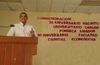 Viceministro de Hacienda expone política macroeconómica del Gobierno a estudiantes del RUCFA